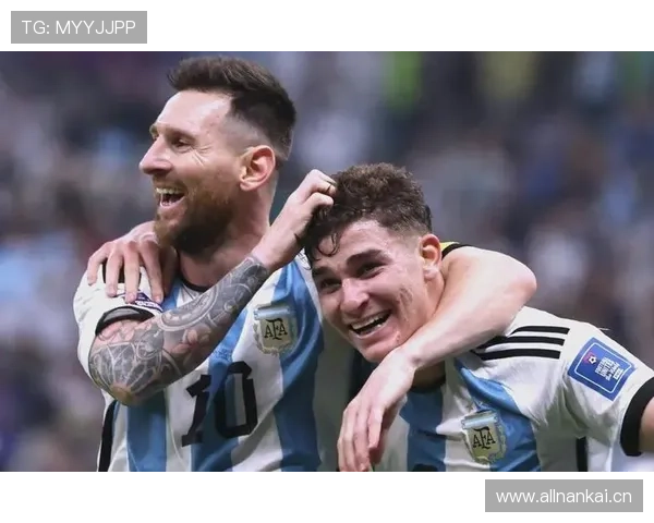 阿尔瓦雷斯世界杯淘汰赛对阵顶级对手的表现解析