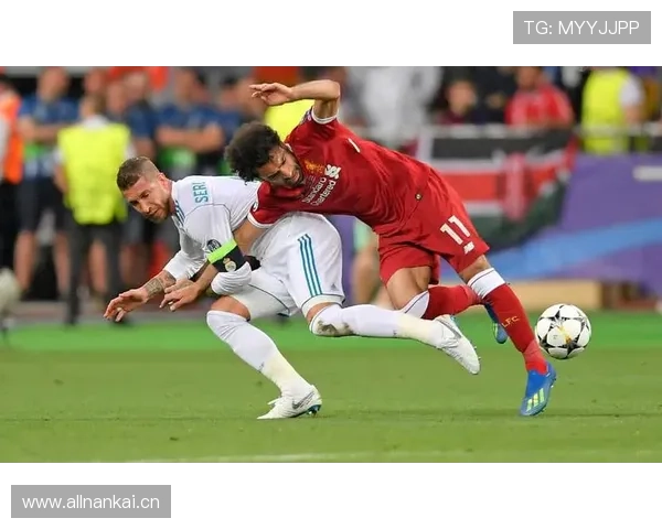 从右后卫到世界顶级中卫:拉莫斯的转型轨迹